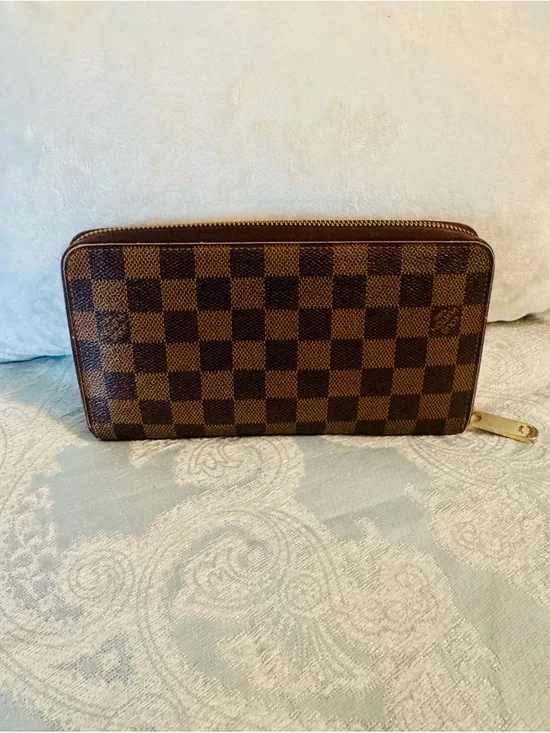 Louis Vuitton Damier Ebene Zip-Around Wallet in Brown and Dark Brown - Picture 7 of 14